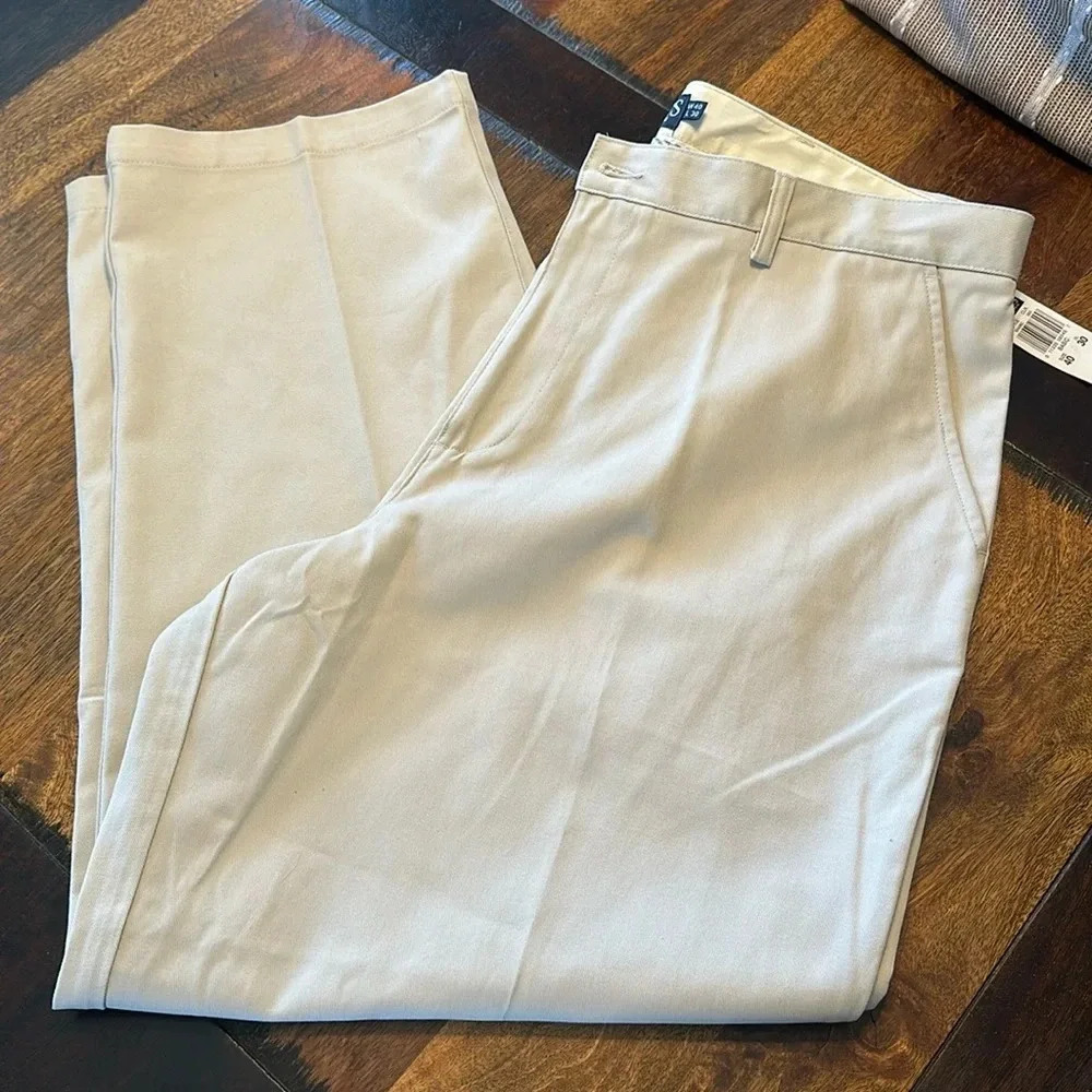 Chaps Men's Light Tan Khaki Chinos